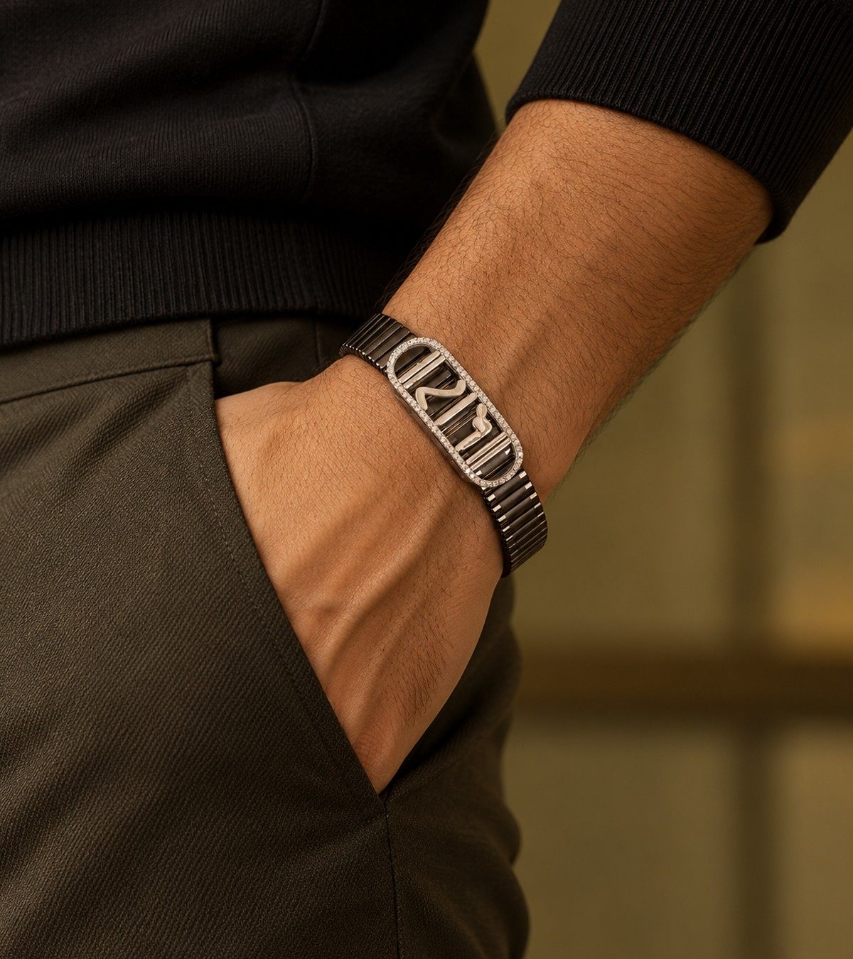 Men's bracelet in 925 silver worn with a black knit - Vilva Jewels Chennai
